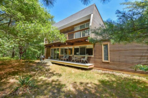 Architectural modern home 5 mins to beach